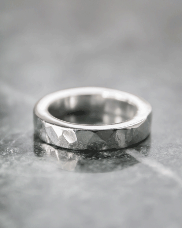 Josefine wedding band by opium jewelry